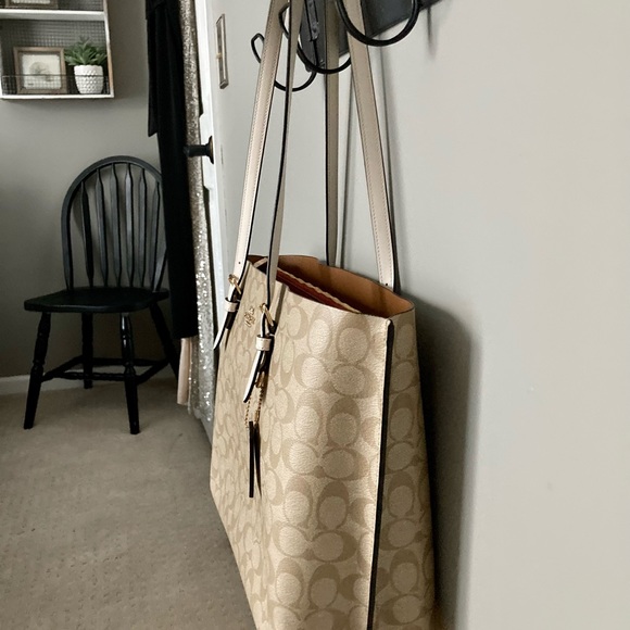 Coach Tote Khaki/Chalk - Picture 3 of 3